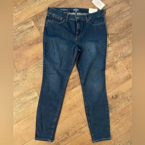 NWT! NYDJ Medium Wash Skinny Jean. Size 10.